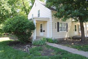 featured image of 300 E 26th Ave