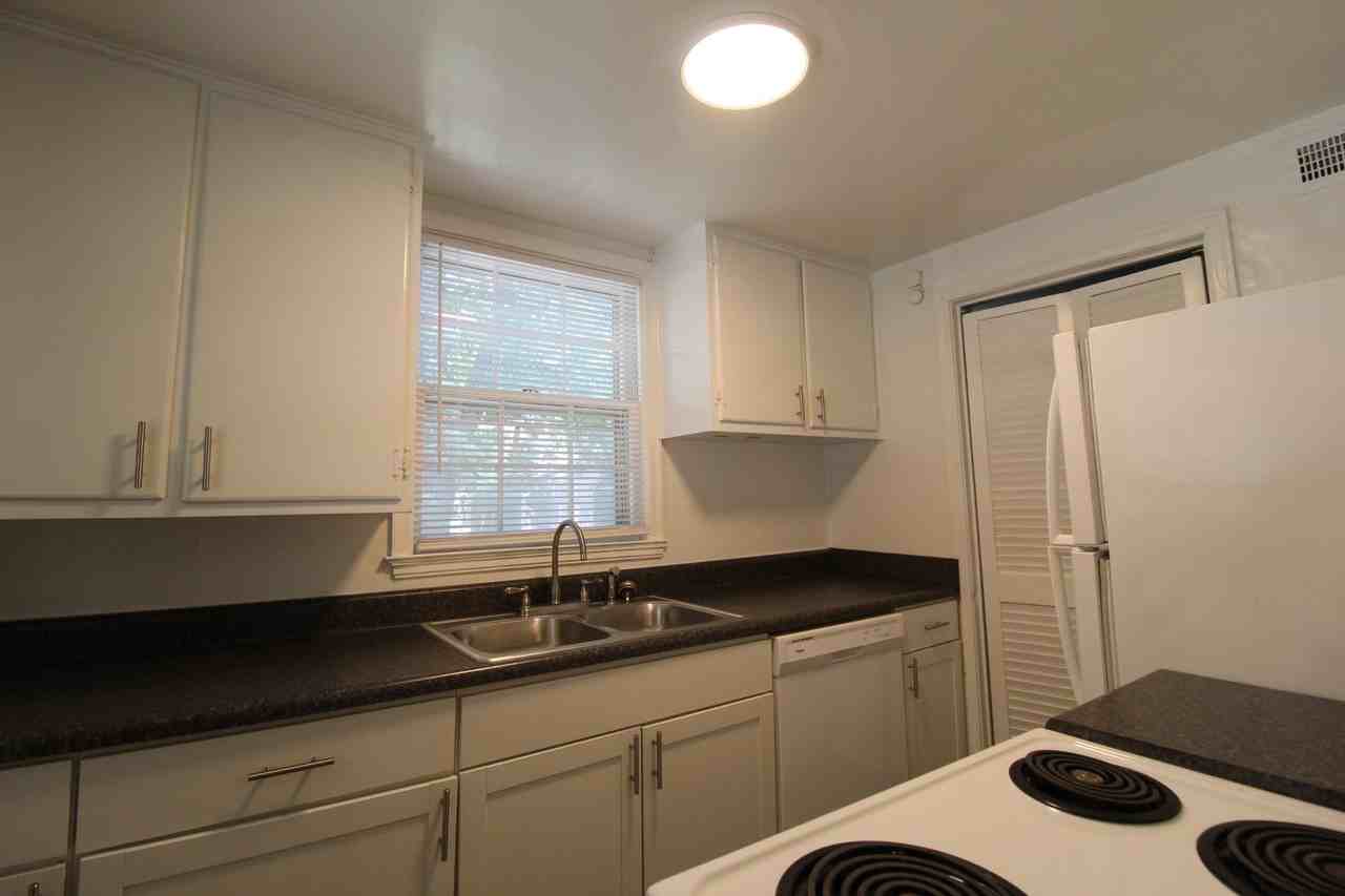 300 E 26th Ave - Photo 5 of 11