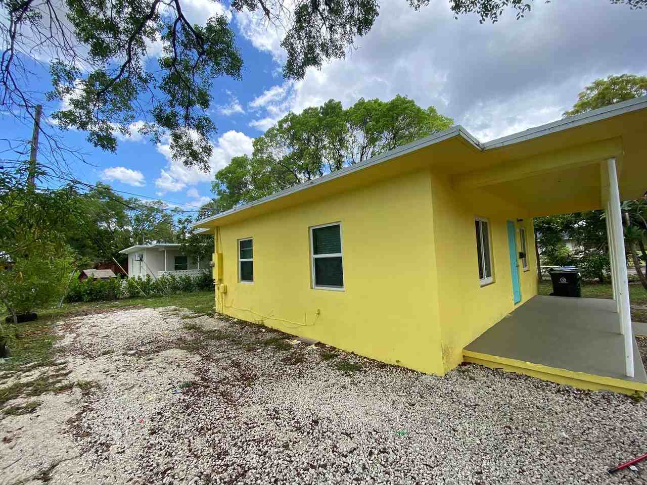 1448 Nw 4th St - Photo 3 of 11