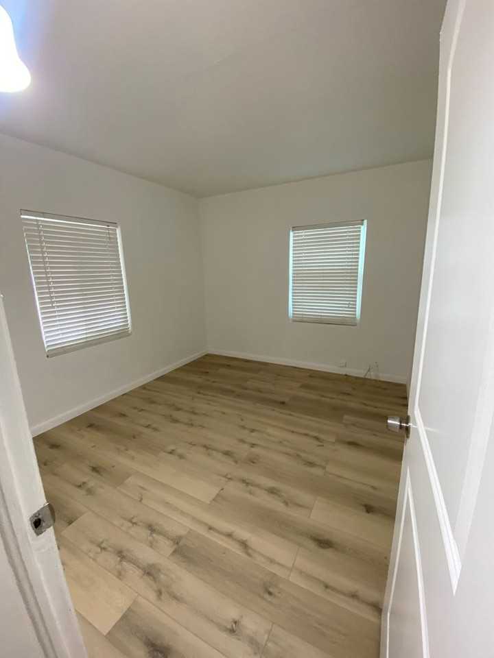 1448 Nw 4th St - Photo 5 of 11