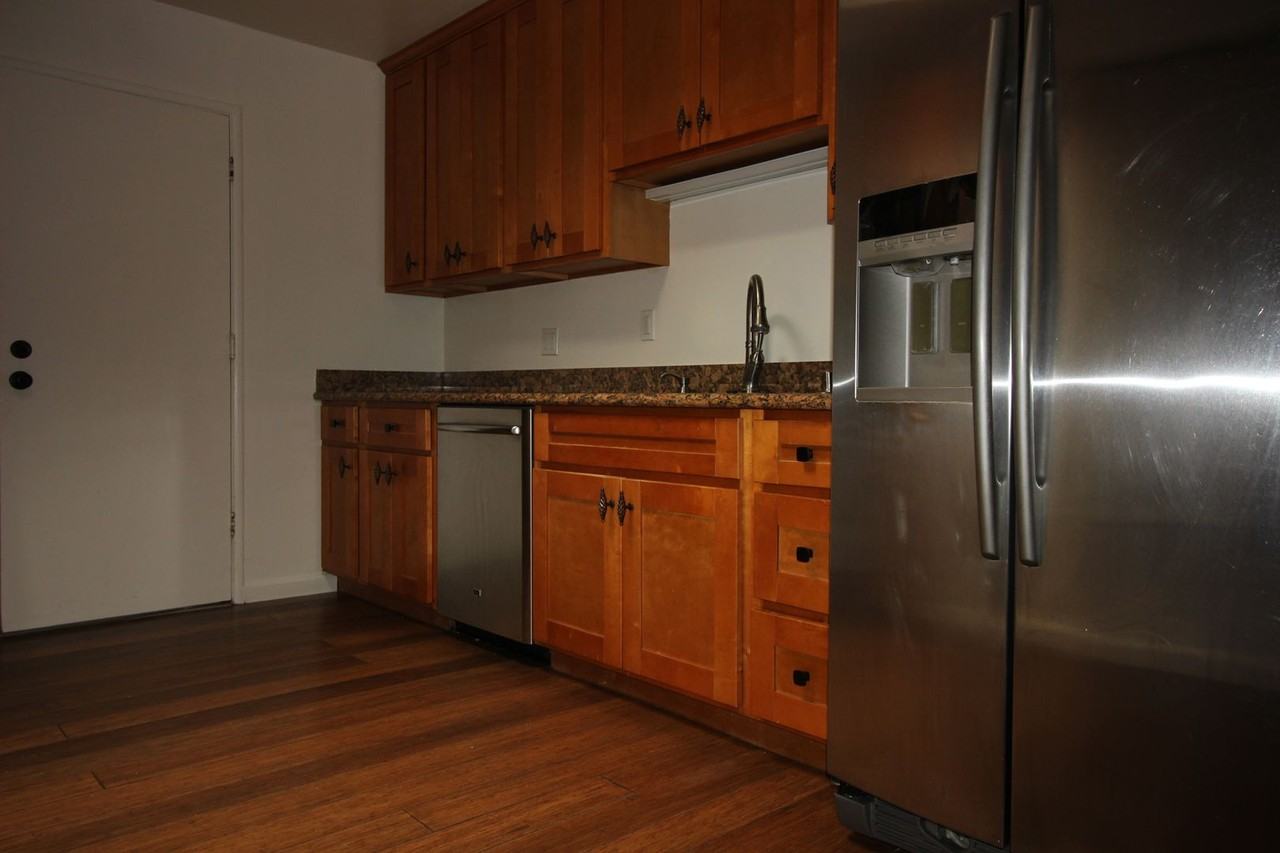 1922 Moraga Dr - Photo 3 of 14