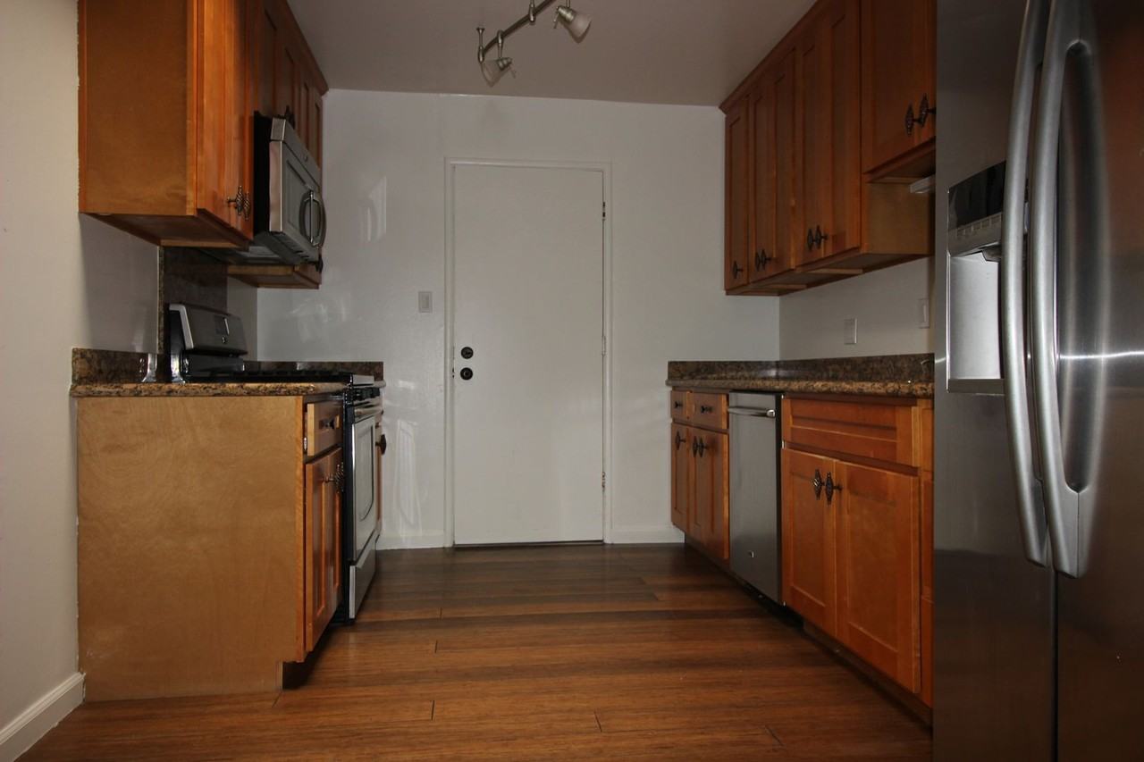 1922 Moraga Dr - Photo 4 of 14