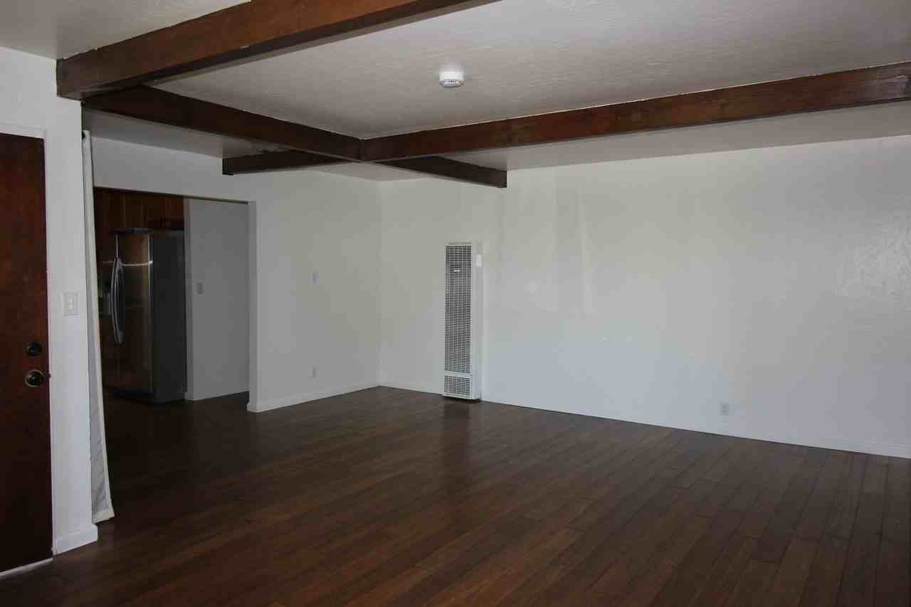 1922 Moraga Dr - Photo 5 of 14