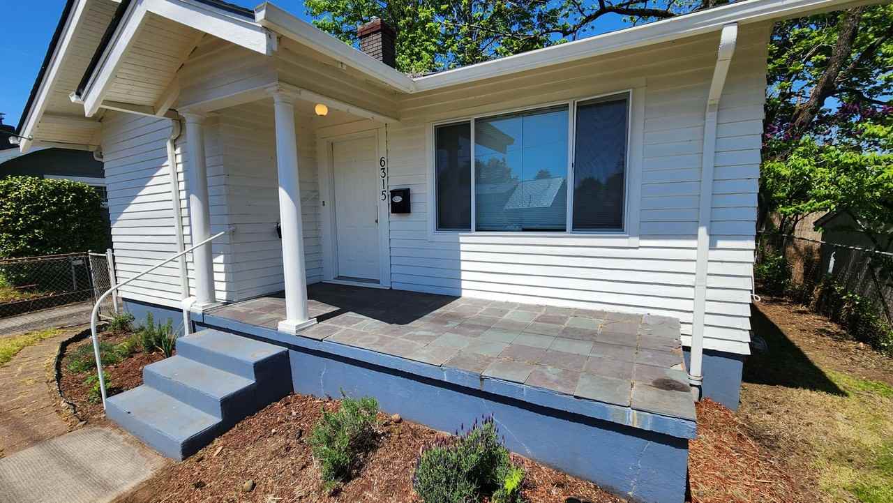 6315 Ne Fremont St - Photo 2 of 19