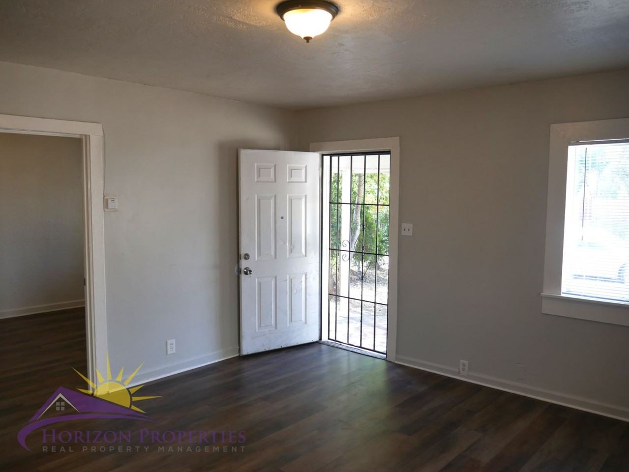 4111 32nd St - Photo 3 of 25
