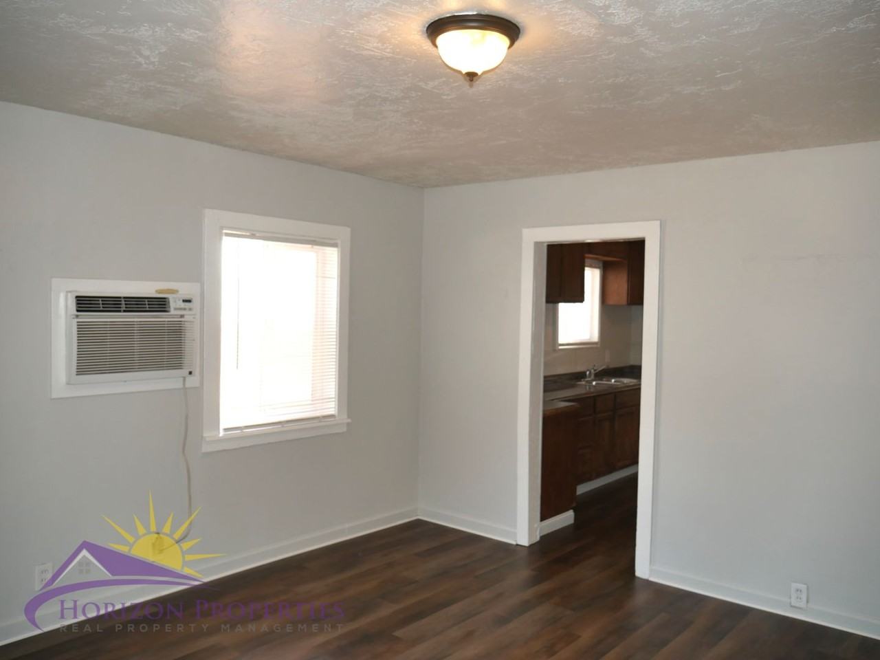 4111 32nd St - Photo 5 of 25