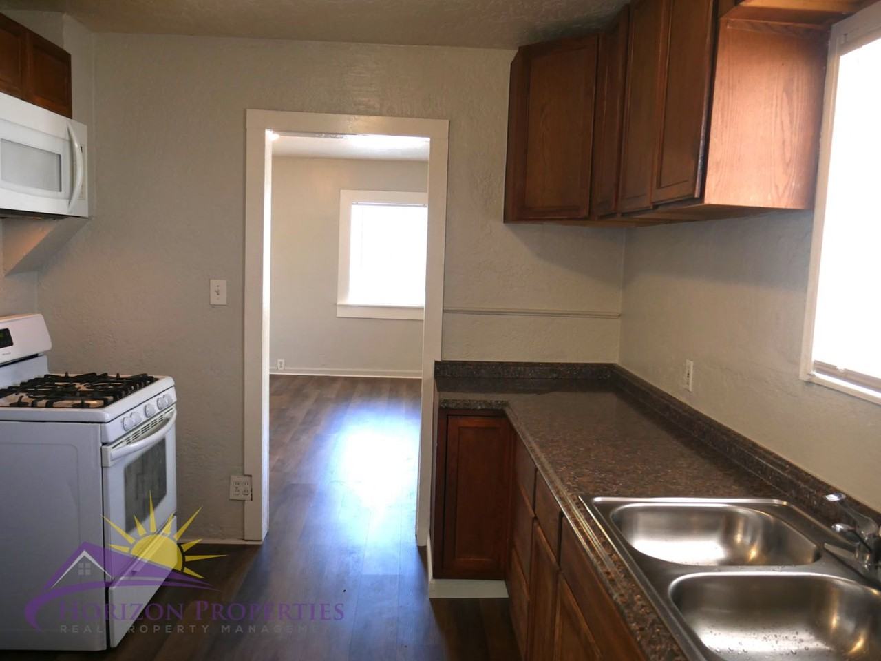 4111 32nd St - Photo 7 of 25