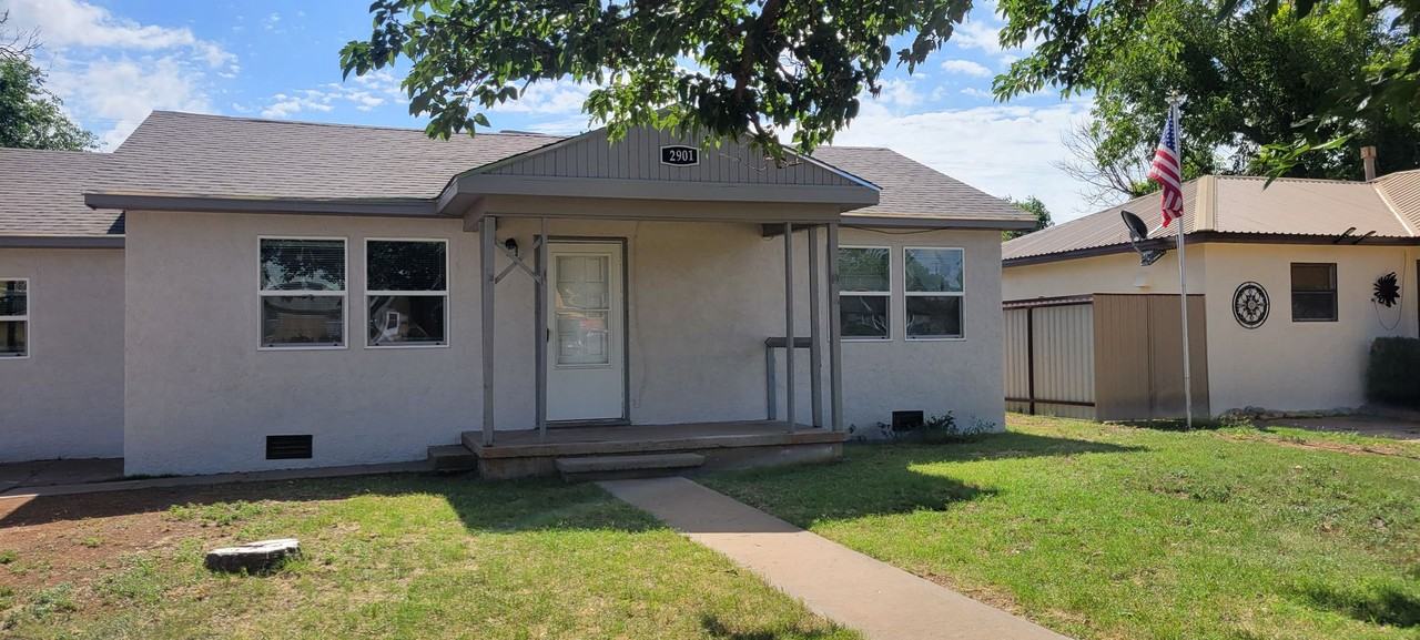 2901 Wallace St - Photo 2 of 24
