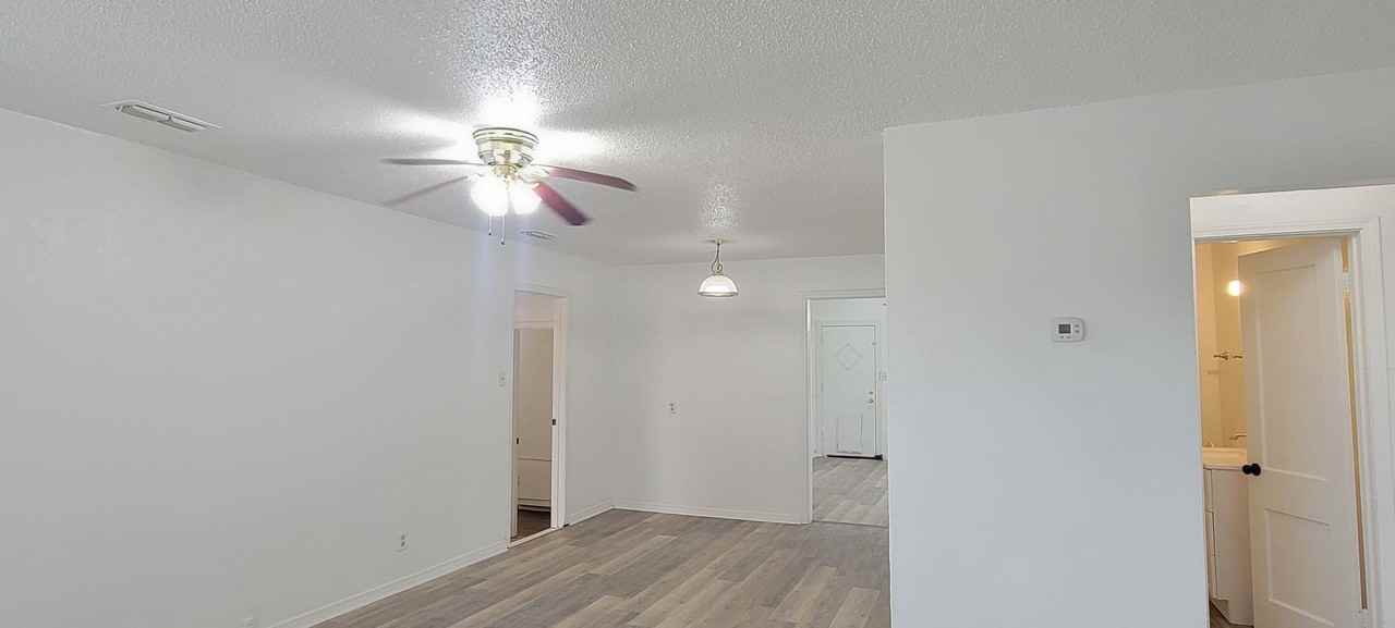 2901 Wallace St - Photo 5 of 24