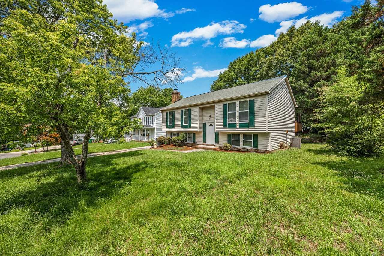 10715 Derry Dr - Photo 2 of 33