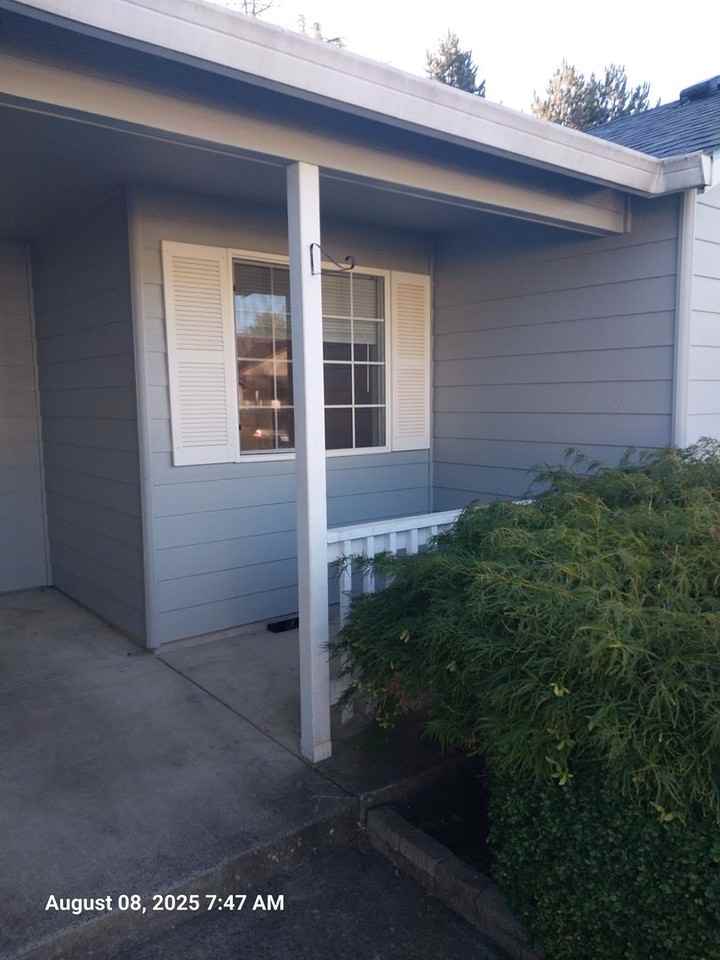 320 Nw Country Ct - Photo 2 of 12