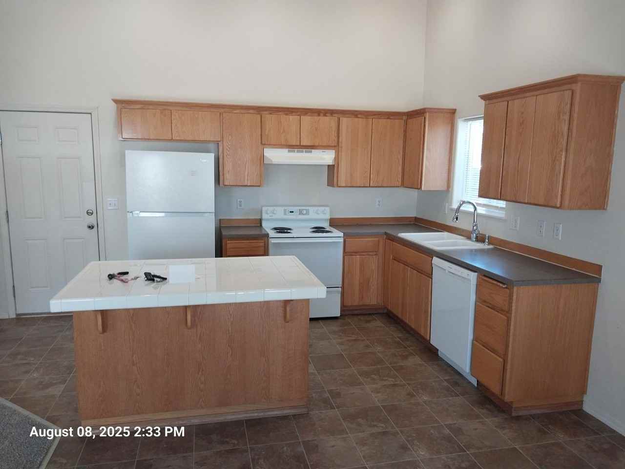 320 Nw Country Ct - Photo 3 of 12