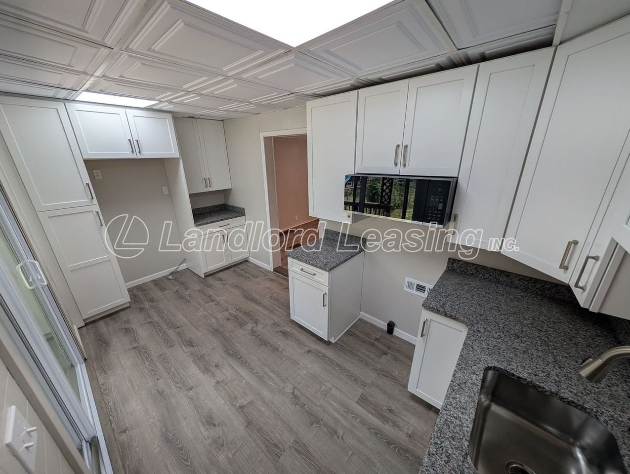 566 Jackson St - Photo 7 of 18