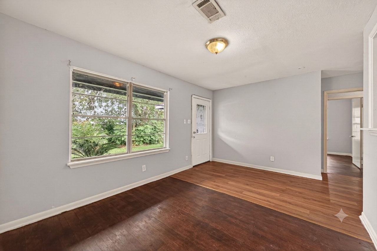 10506 Buffum St - Photo 2 of 21