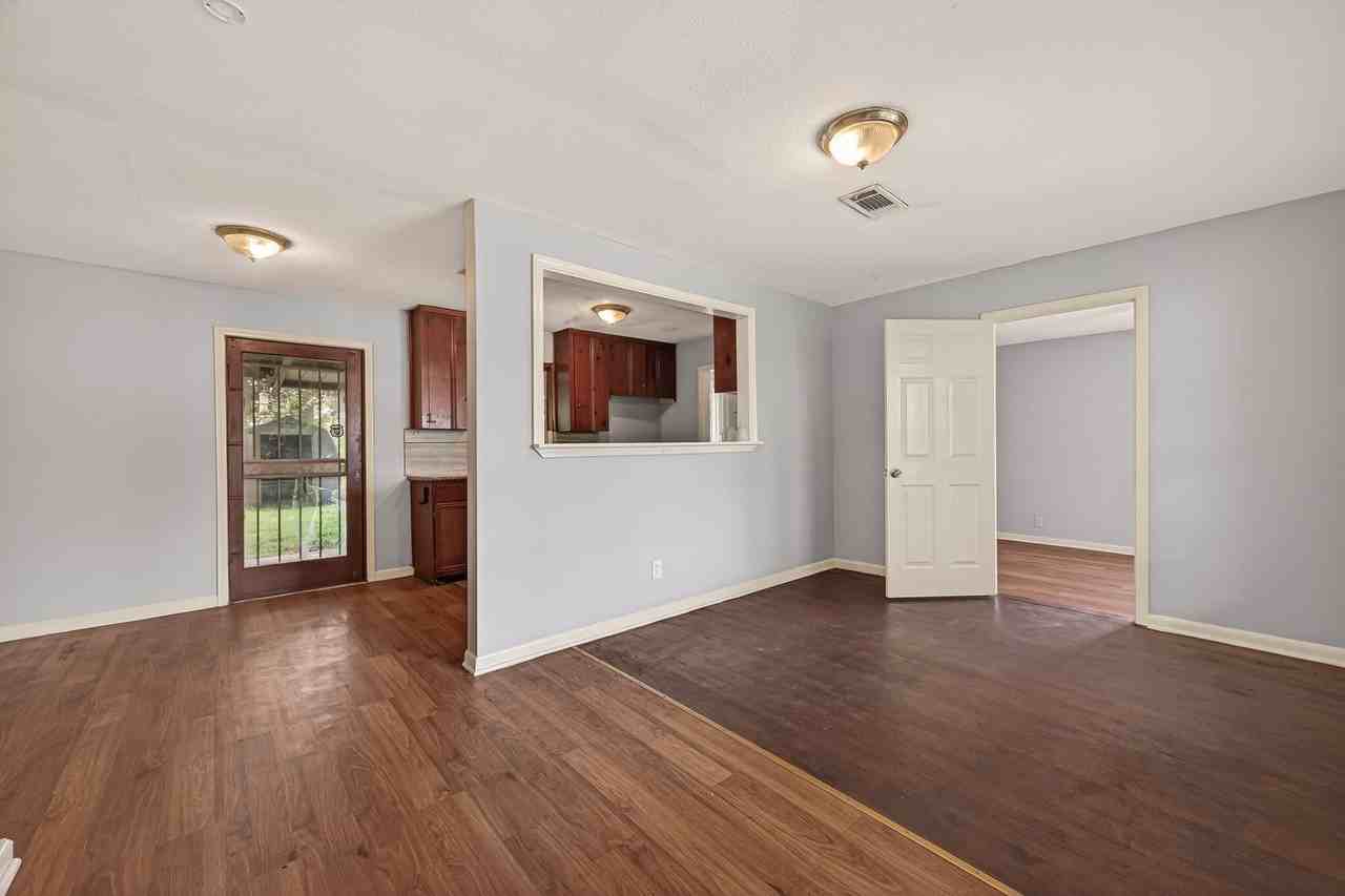 10506 Buffum St - Photo 3 of 21