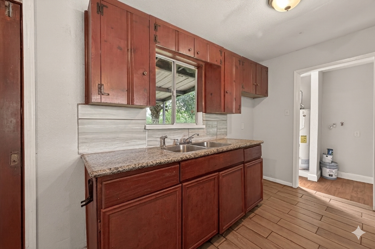 10506 Buffum St - Photo 6 of 21