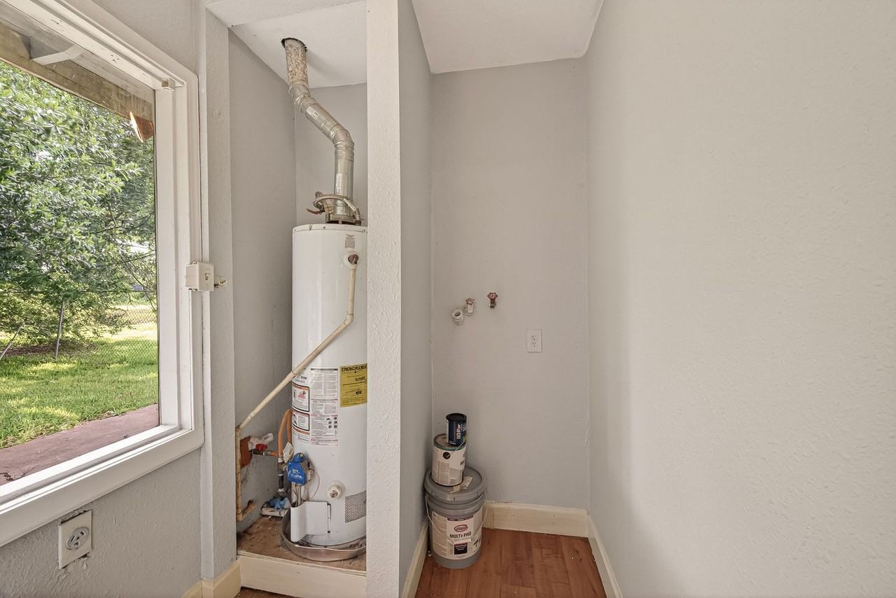 10506 Buffum St - Photo 7 of 21