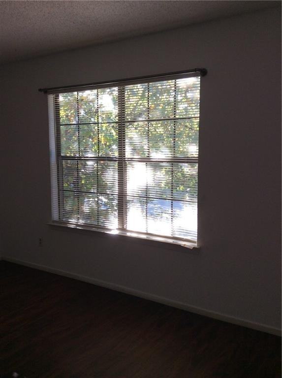 852 W Collins St - Photo 3 of 6