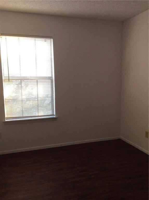 852 W Collins St - Photo 5 of 6