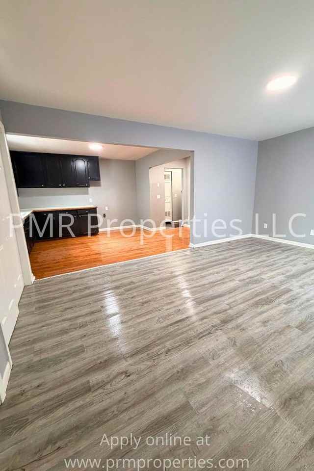 2115 Avenue M - Photo 2 of 10