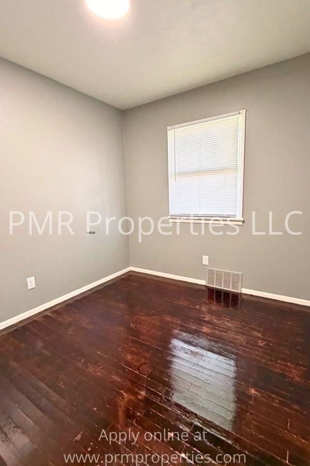 2115 Avenue M - Photo 7 of 10