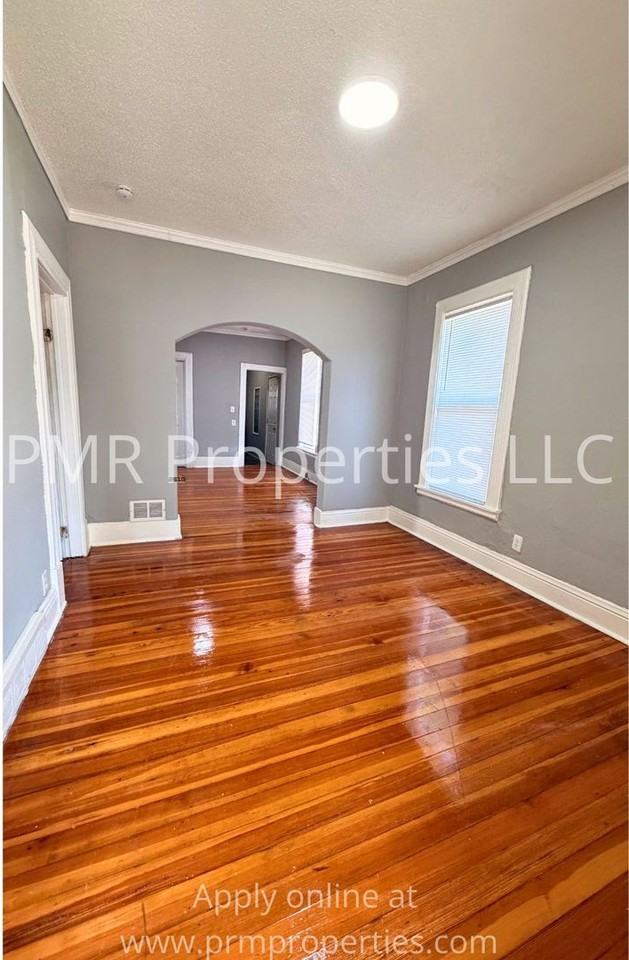 5922 N 28th Ave - Photo 2 of 8