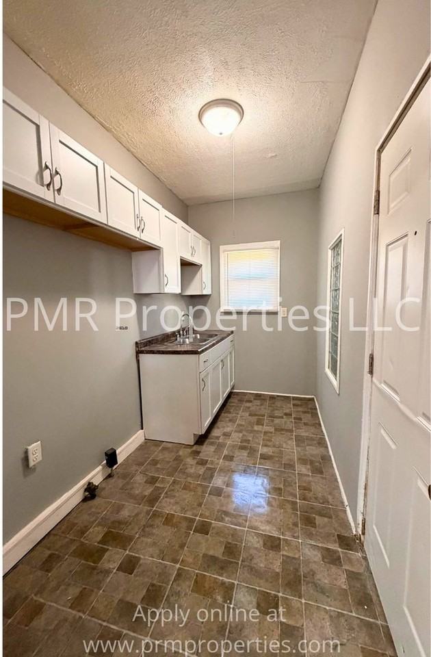 5922 N 28th Ave - Photo 3 of 8