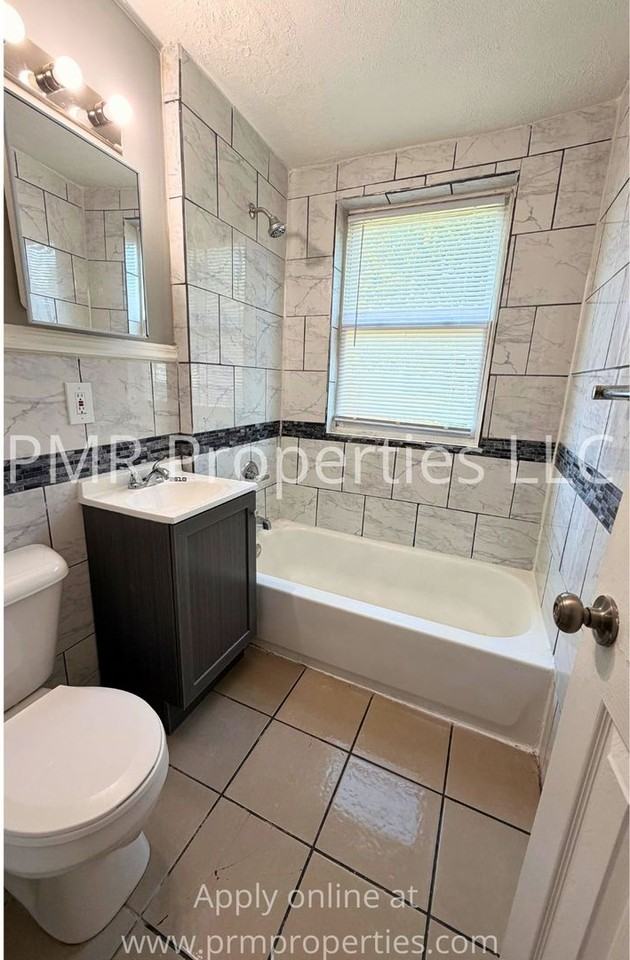 5922 N 28th Ave - Photo 5 of 8