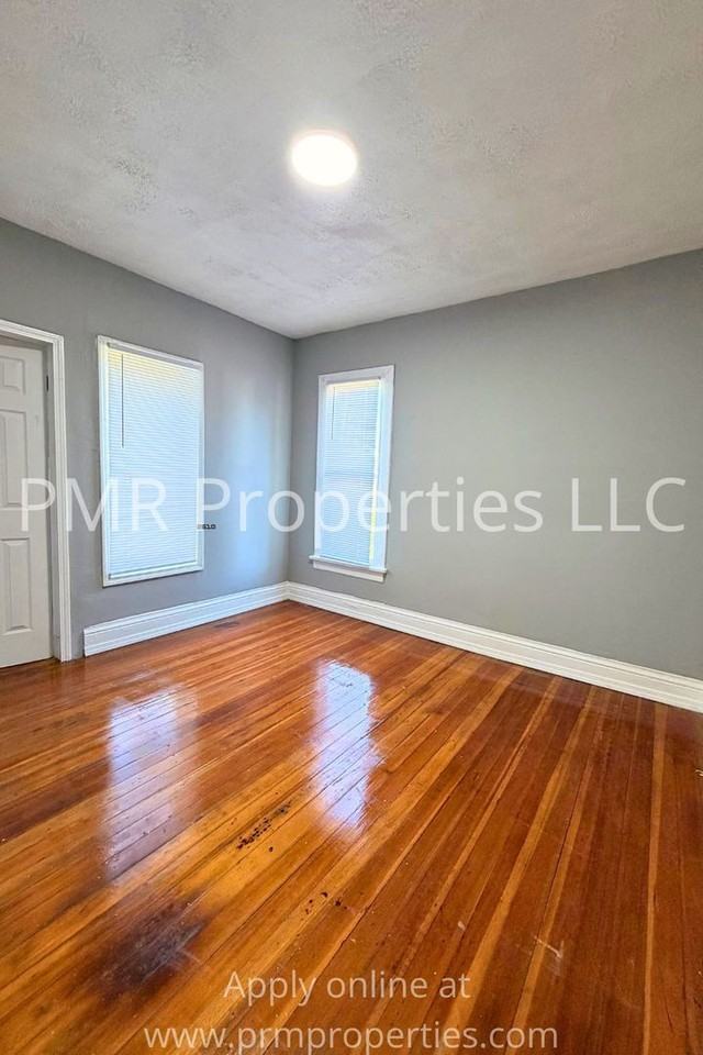 5922 N 28th Ave - Photo 6 of 8