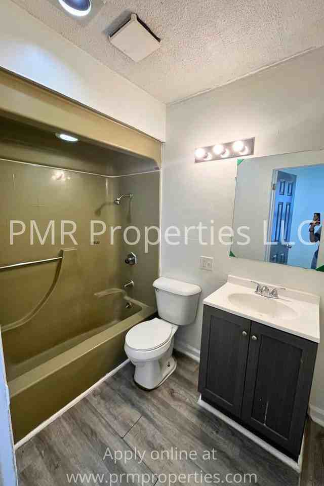 1011 7th Ave - Photo 5 of 9