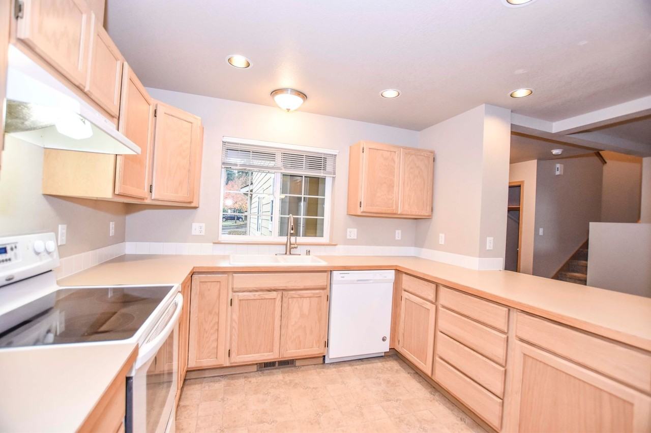 1320 Mills Landing Ct Se - Photo 5 of 30