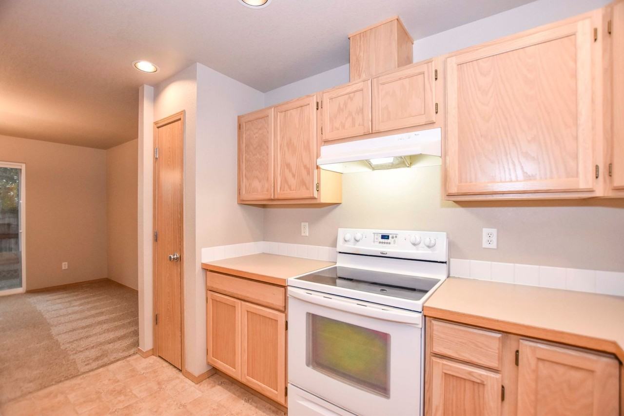 1320 Mills Landing Ct Se - Photo 7 of 30