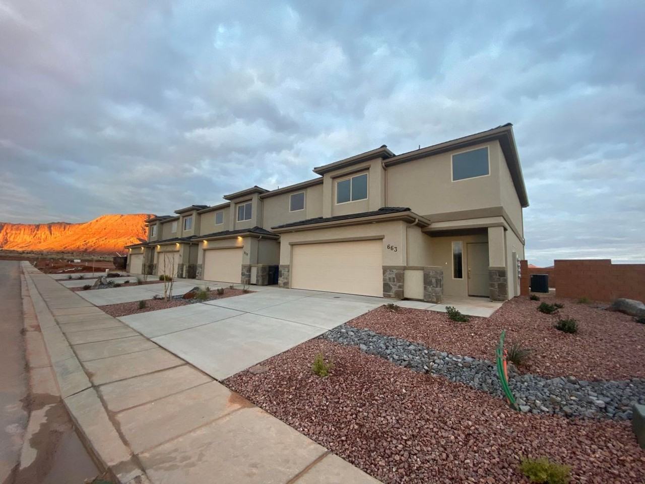663 S Malorie Way - Photo 2 of 41