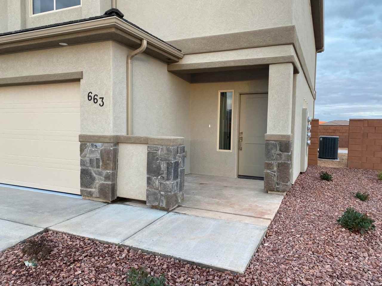 663 S Malorie Way - Photo 3 of 41