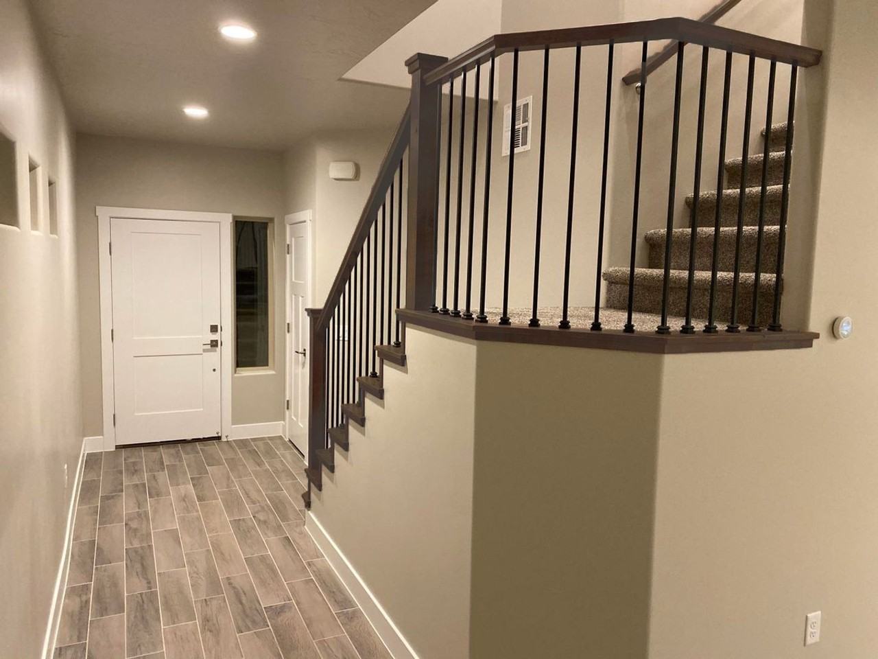 663 S Malorie Way - Photo 4 of 41
