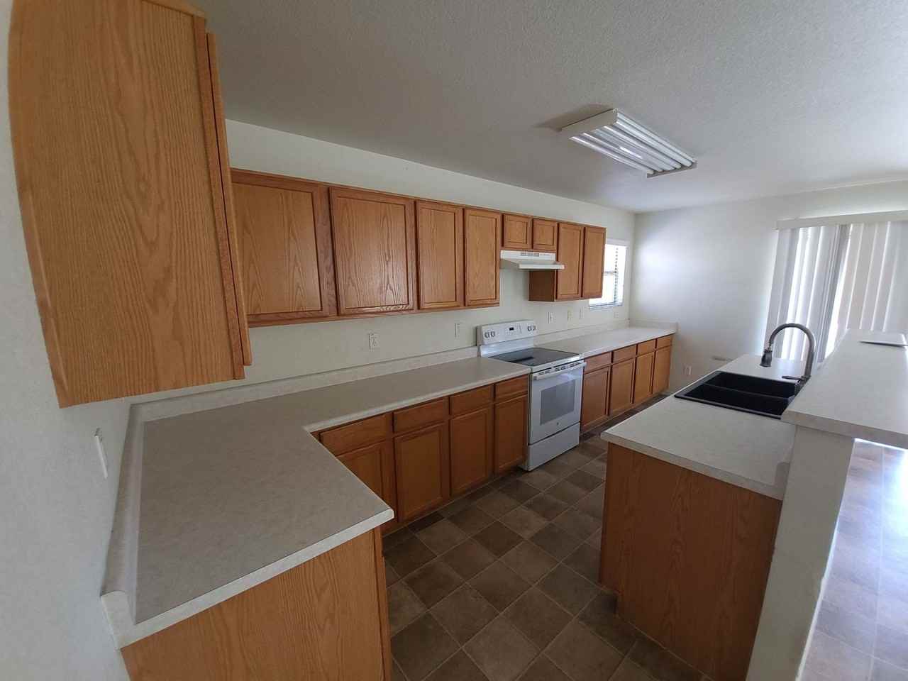 19705 E Emperor Blvd - Photo 4 of 16