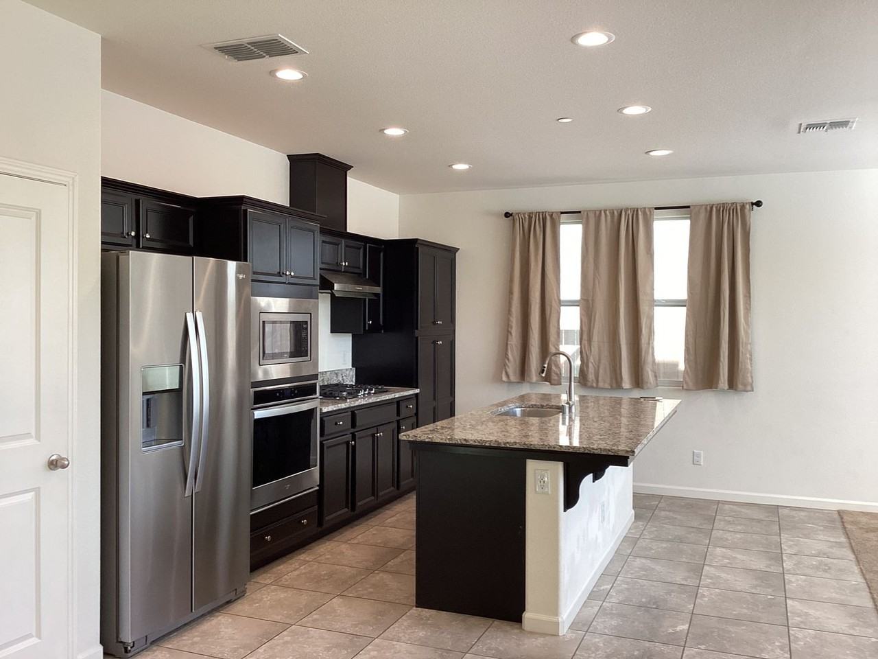 229 Sunset Dr S - Photo 4 of 25
