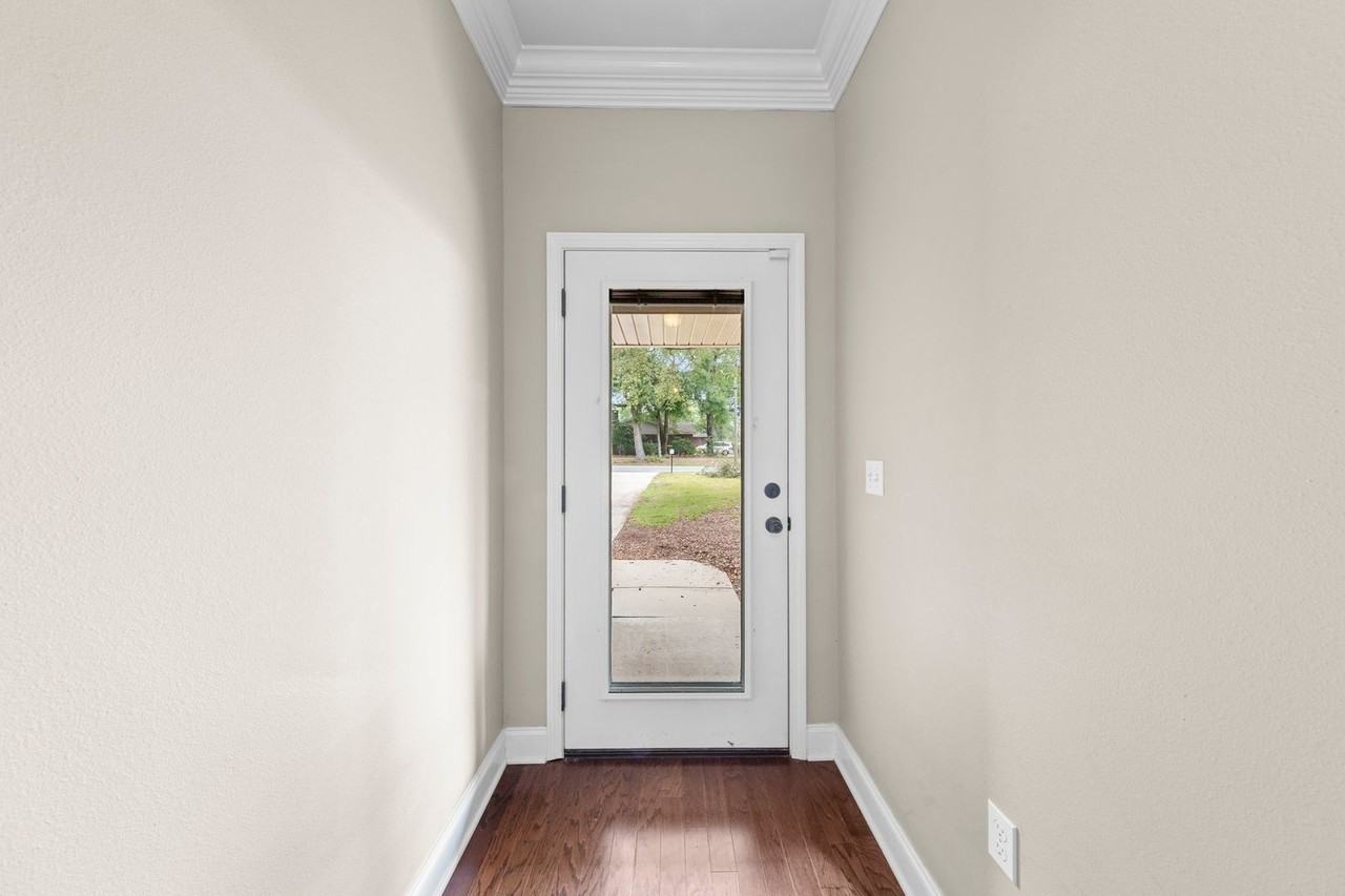 302 Palm Blvd N - Photo 6 of 43