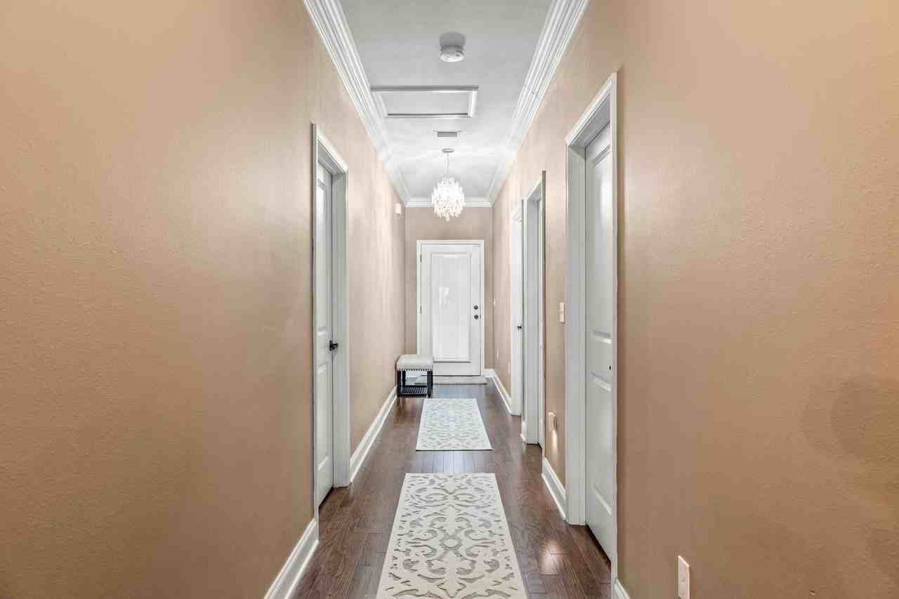 302 Palm Blvd N - Photo 7 of 43
