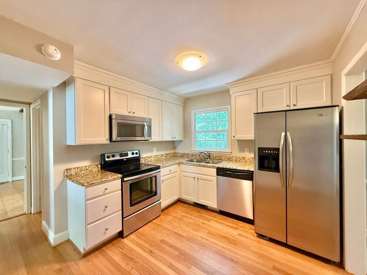 808 Buckle Ct - Photo 7 of 27