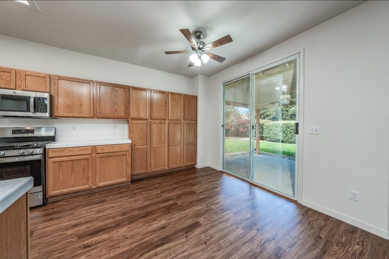 1004 W Orange St - Photo 3 of 16