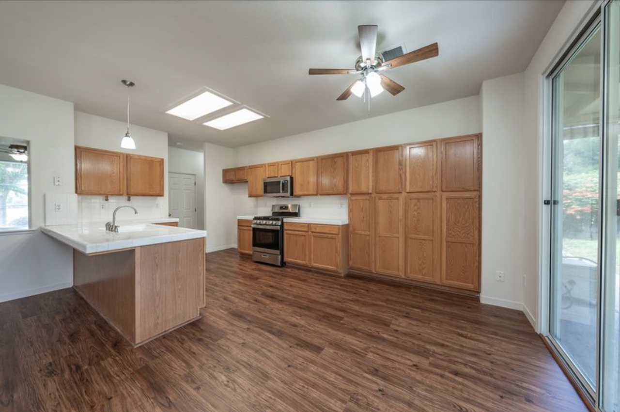 1004 W Orange St - Photo 4 of 16