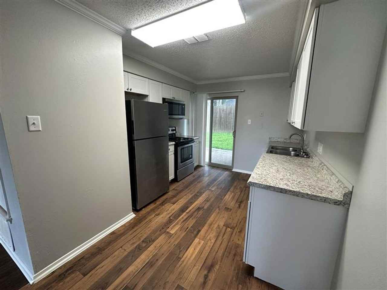 8320 Cambridge Rd #M11 - Photo 4 of 16