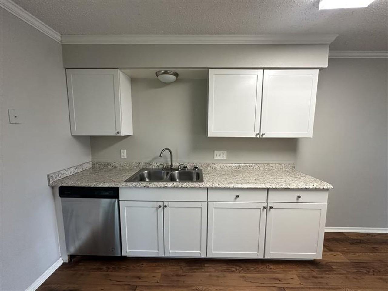 8320 Cambridge Rd #M11 - Photo 6 of 16