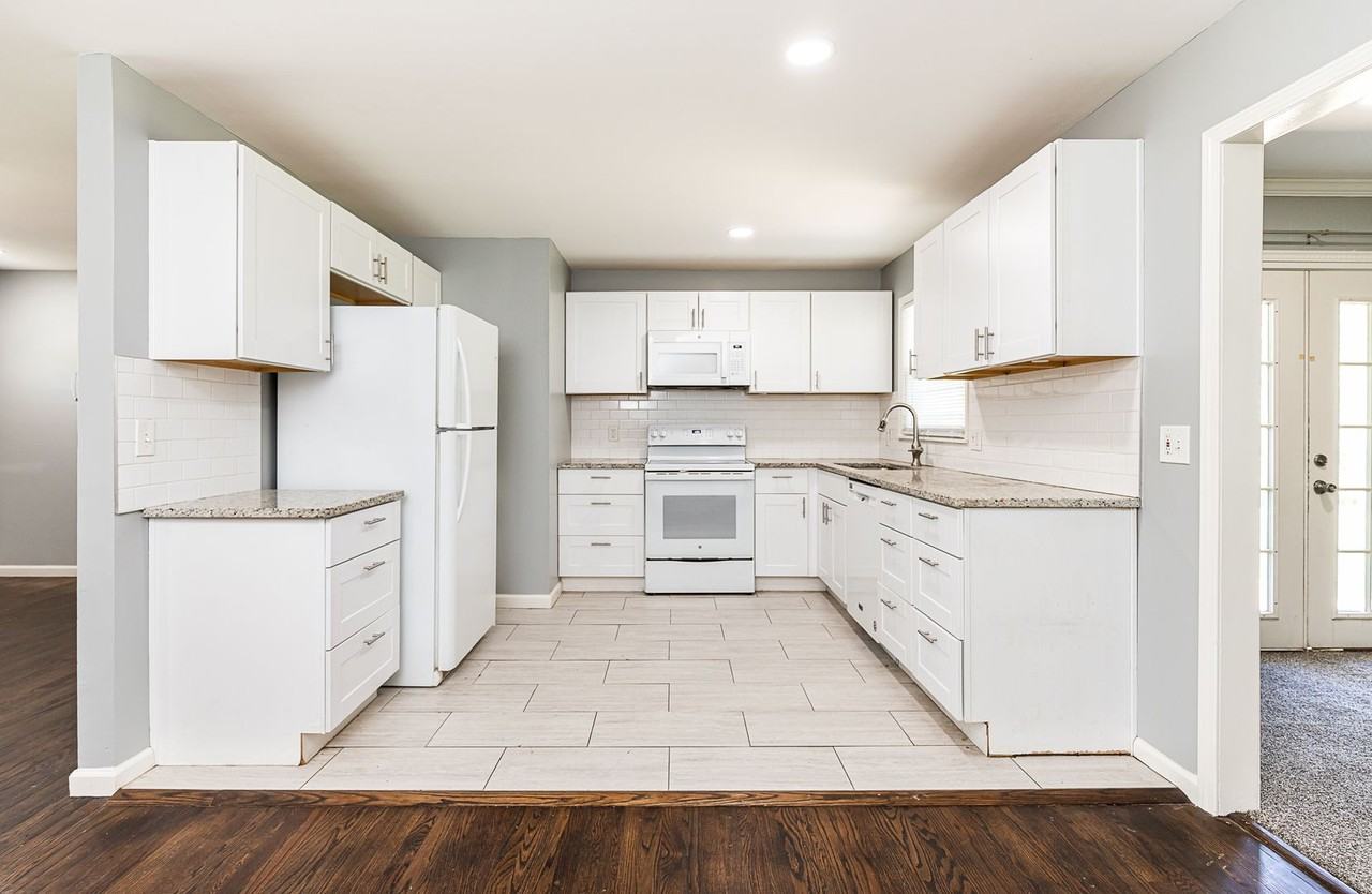 8216 Ruskin Way - Photo 5 of 18