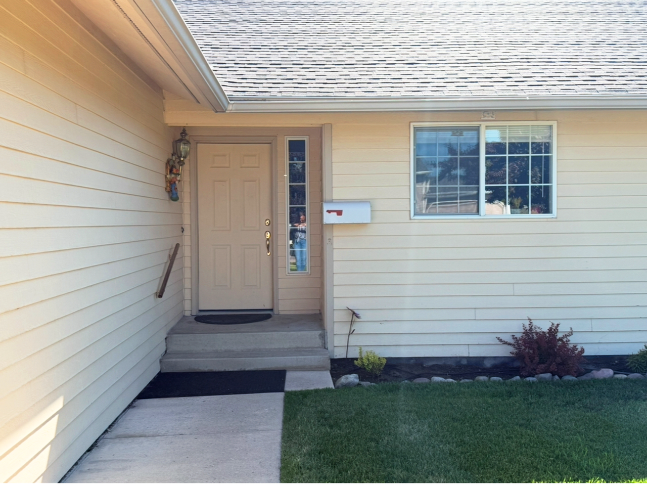 141 Greenbriar Dr - Photo 3 of 18