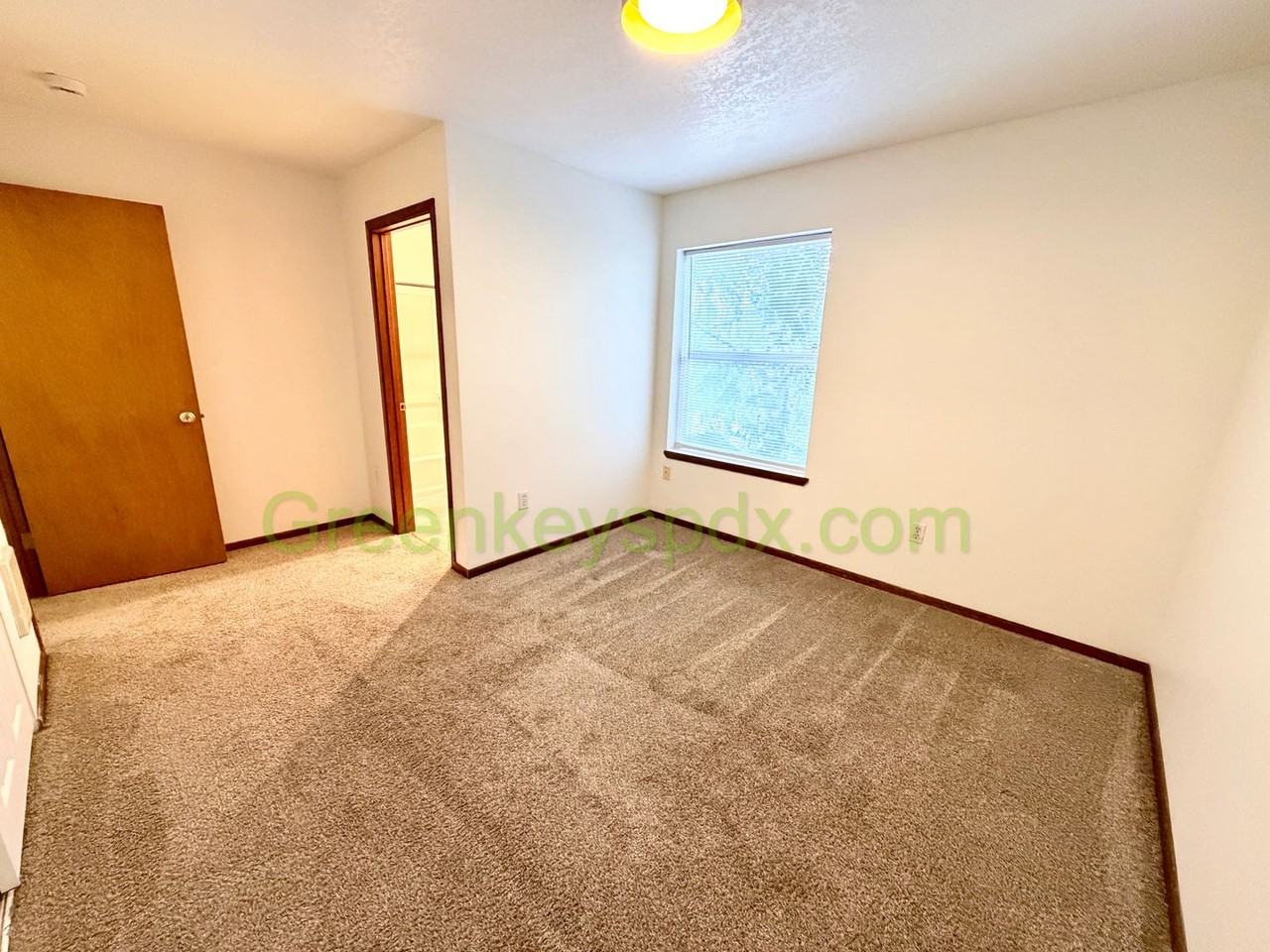 10030 N Lombard St - Photo 2 of 22