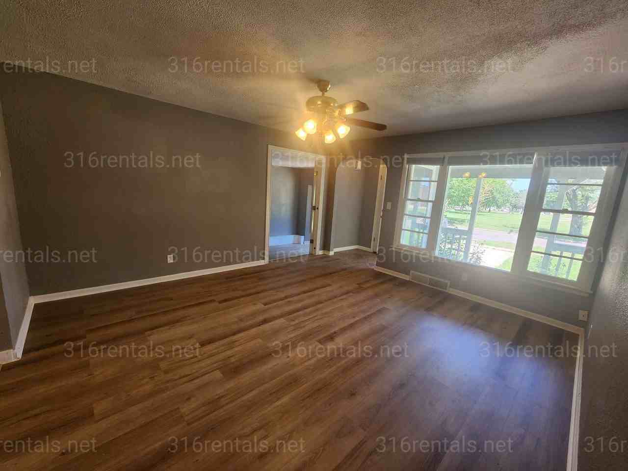 1043 N Dellrose Ave - Photo 3 of 11