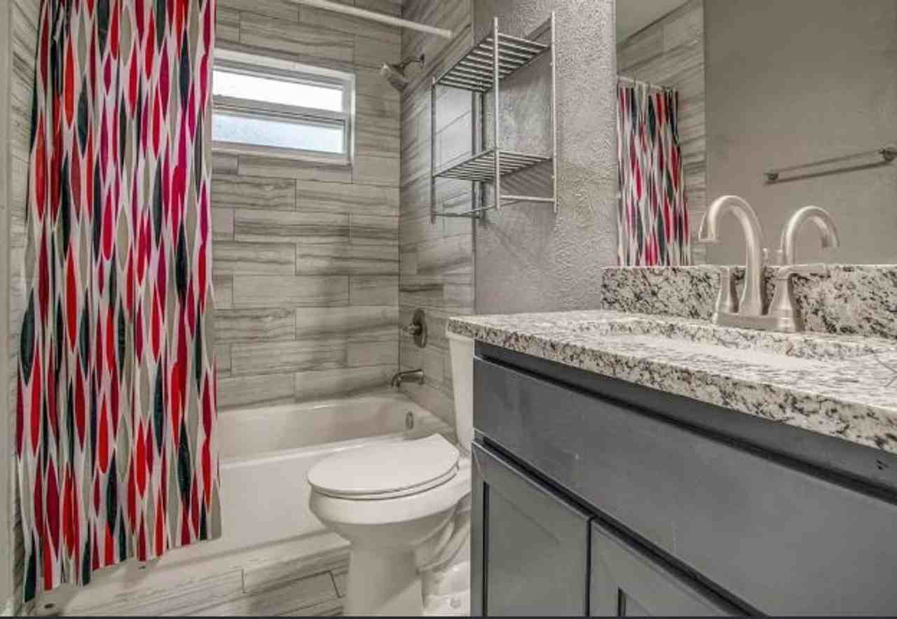 7027 Coleshire Dr - Photo 2 of 22