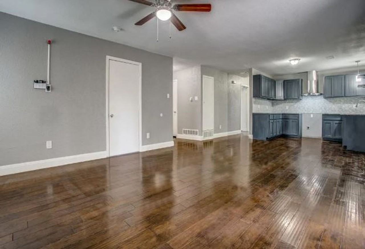 7027 Coleshire Dr - Photo 4 of 22